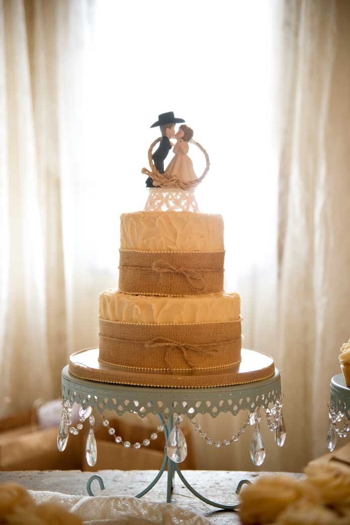 cake with burlap